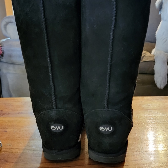 BOOTS - Picture 3 of 8